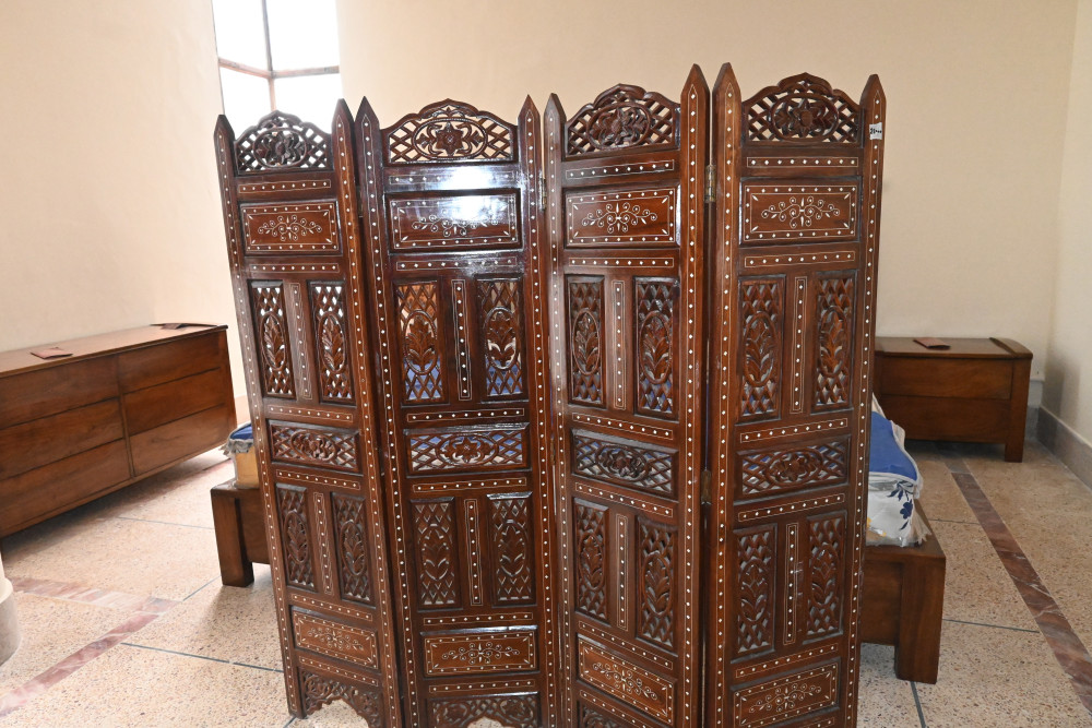 Wooden partition size  48 x48" plastic Inlay cut work made by shesham wood