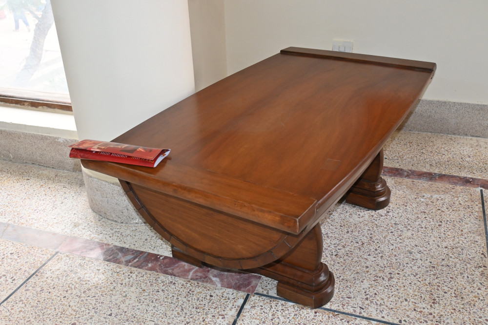 Wooden capton chest size 24 x42 shesham wood