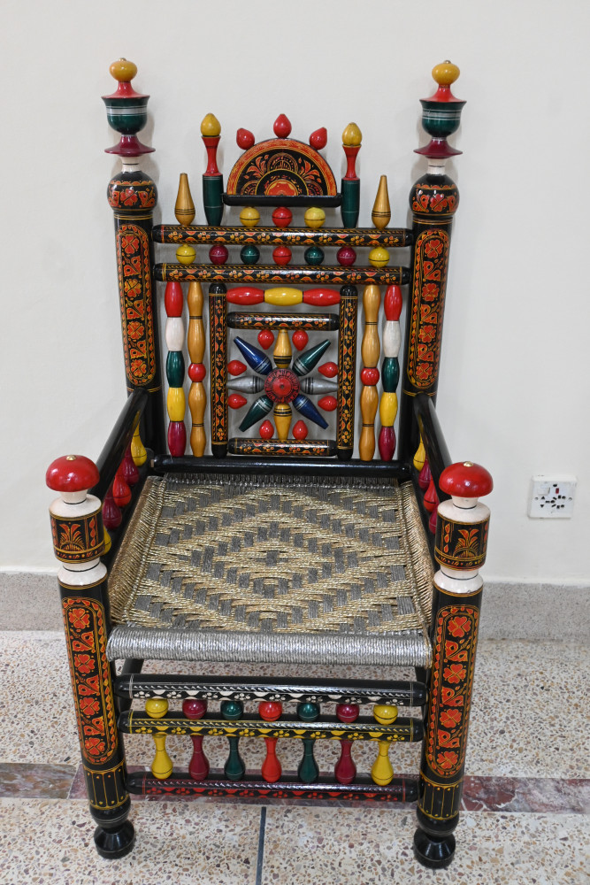 Wooden lequre art chair,