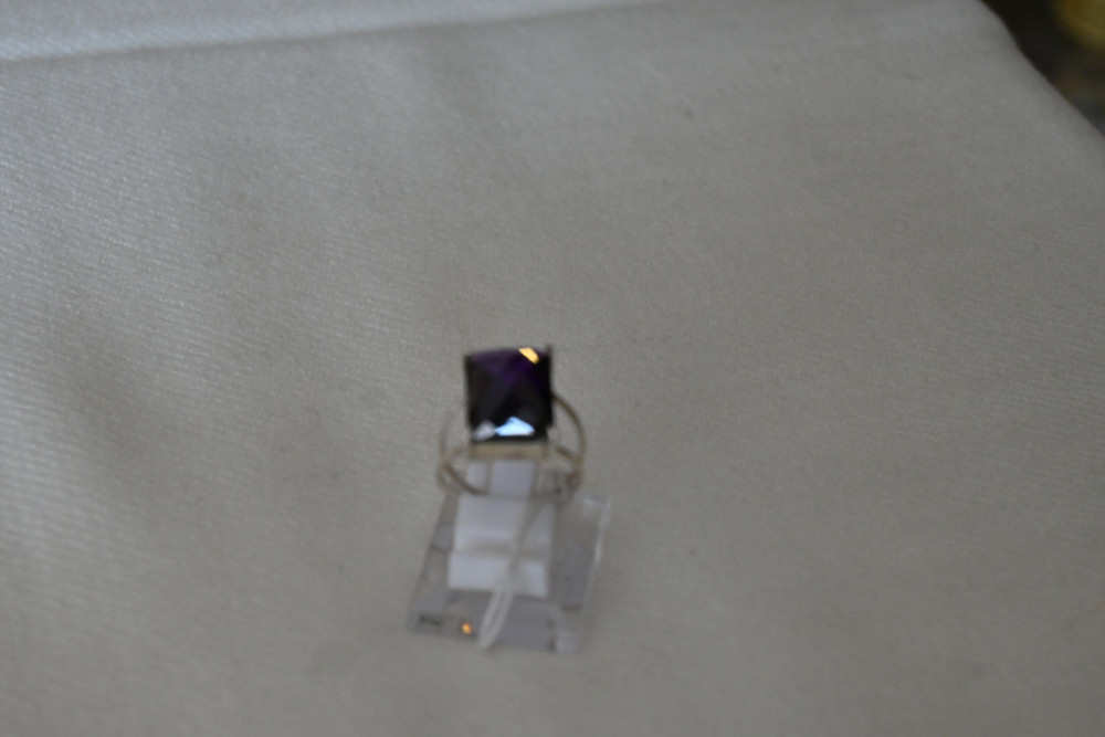 Silver ring amithist stone