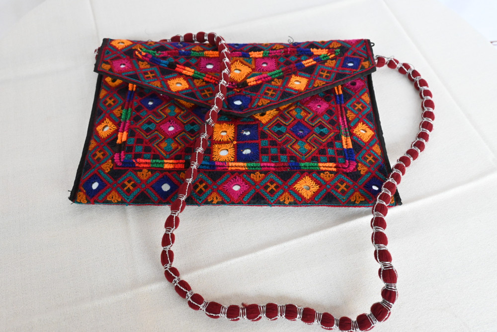 Shoulder bag Embroidery