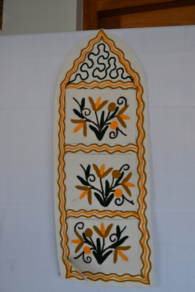 Wall hanging  3 pkt  embroidery