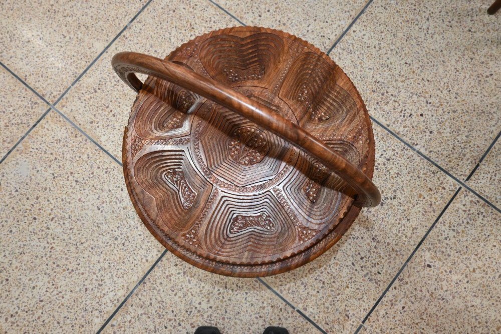 Dry fruit basket with folding table top