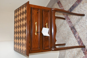 Chester- Chest table with wooden inlay work